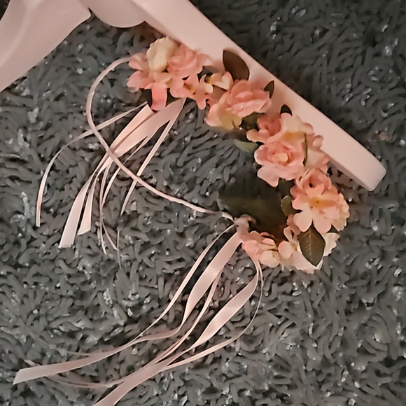 🩷 Hand Crafted Pink & White Silk Flower Crown - Picture 6 of 6